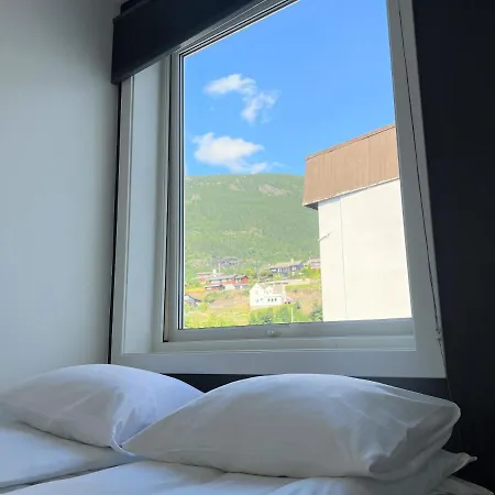 Budget & Apartment
